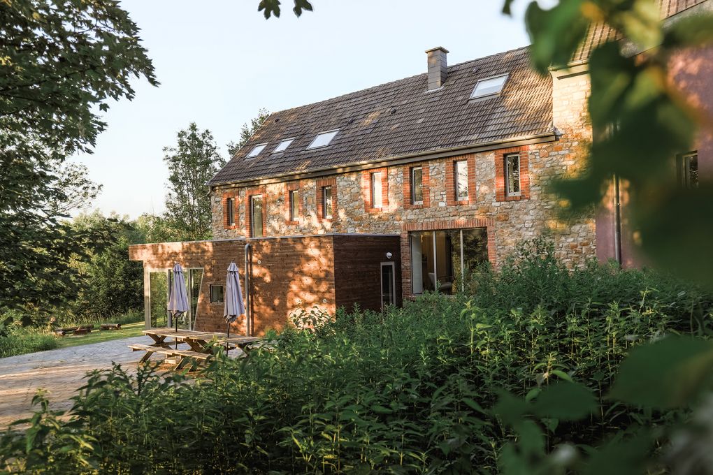 Arrière de la maison avec terrasse